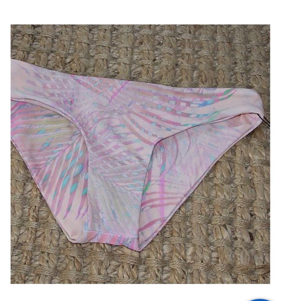 Stone fox swim big island bottom